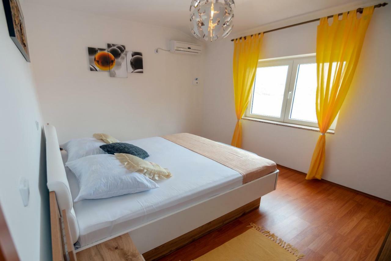 Apartmani Ivan Lopar Ngoại thất bức ảnh