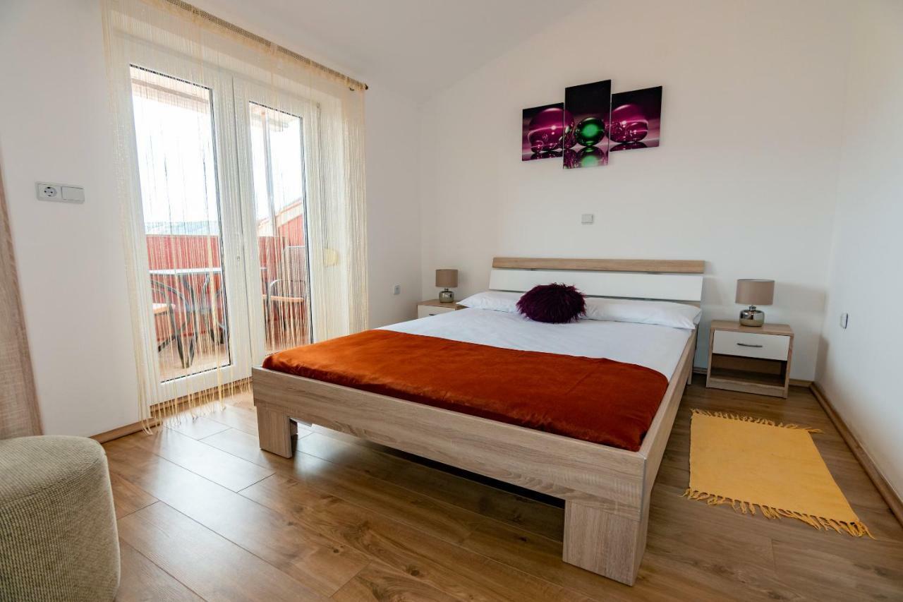 Apartmani Ivan Lopar Ngoại thất bức ảnh