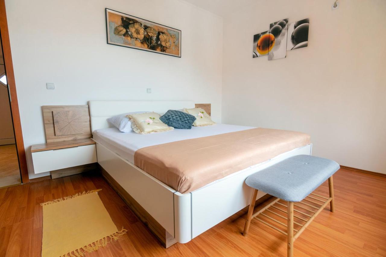 Apartmani Ivan Lopar Ngoại thất bức ảnh
